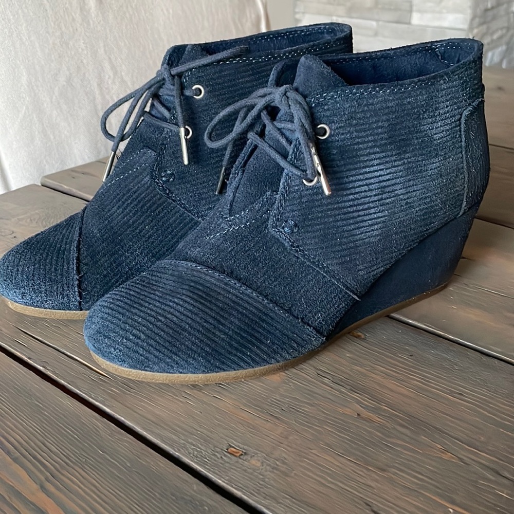 Toms Navy Suede Corduroy Desert Wedge Bootie